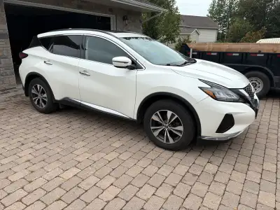 2019 Murano SV AWD -Heated seats -Heated steering -Moonroof -Power lift gate -75,800 km -Selling the...