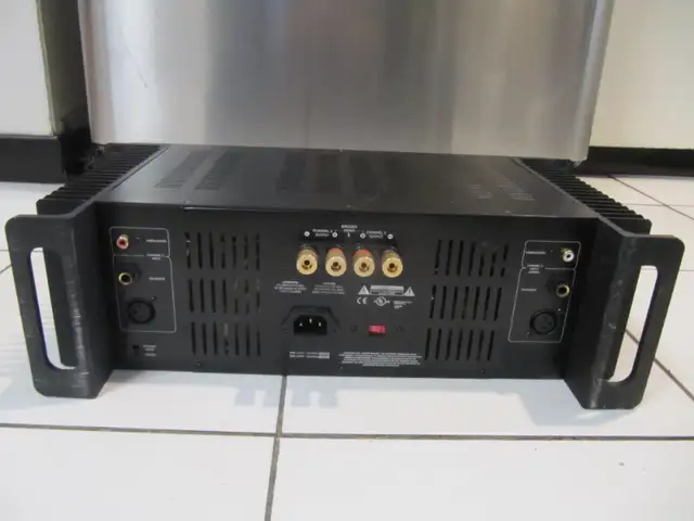 Audiotrak 500 Stereo Reference Commercial Pro Amplifier 500w/ch in Stereo Systems & Home Theatre in Mississauga / Peel Region - Image 5