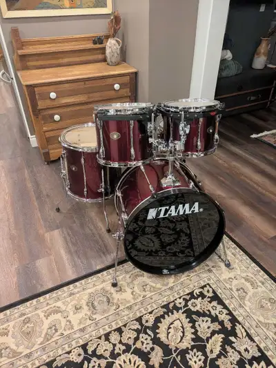 Tama Rockstar Drumkit, View more