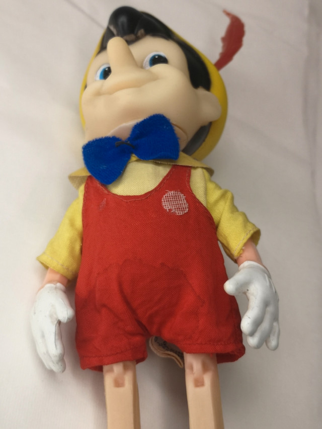 Vtg Disney Pinocchio Doll 70s R. Dakin 10.5” Figure Toy dans Art et objets de collection  à Moncton - Image 2