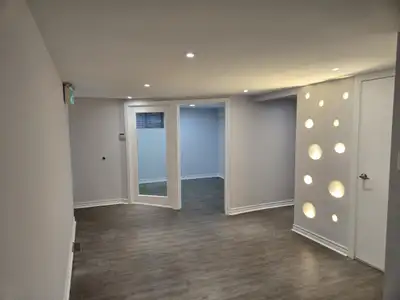 Fully renovated medical spa, and cosmetic clinic on a busy intersection of Yonge and Major Makenzie...