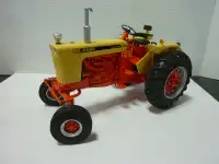 1/16 CASE 930 Farm Toy Tractor
