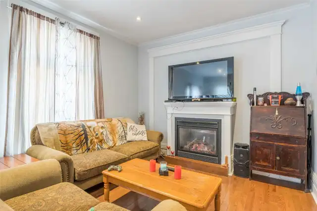 2 Bedroom, 1 Full Washroom Unit! Available ASAP! in Long Term Rentals in Peterborough - Image 4