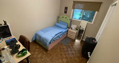 Room to let for male near U of M