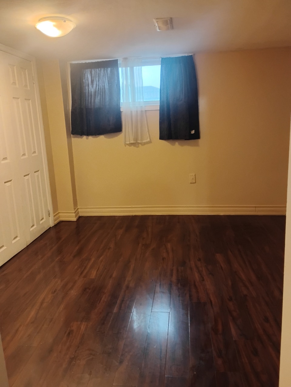 RENOVATED 2 BEDROOMS + BIG LIVING ROOM 5