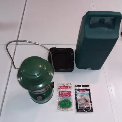 COLEMAN LANTERN / MODEL #335, View more