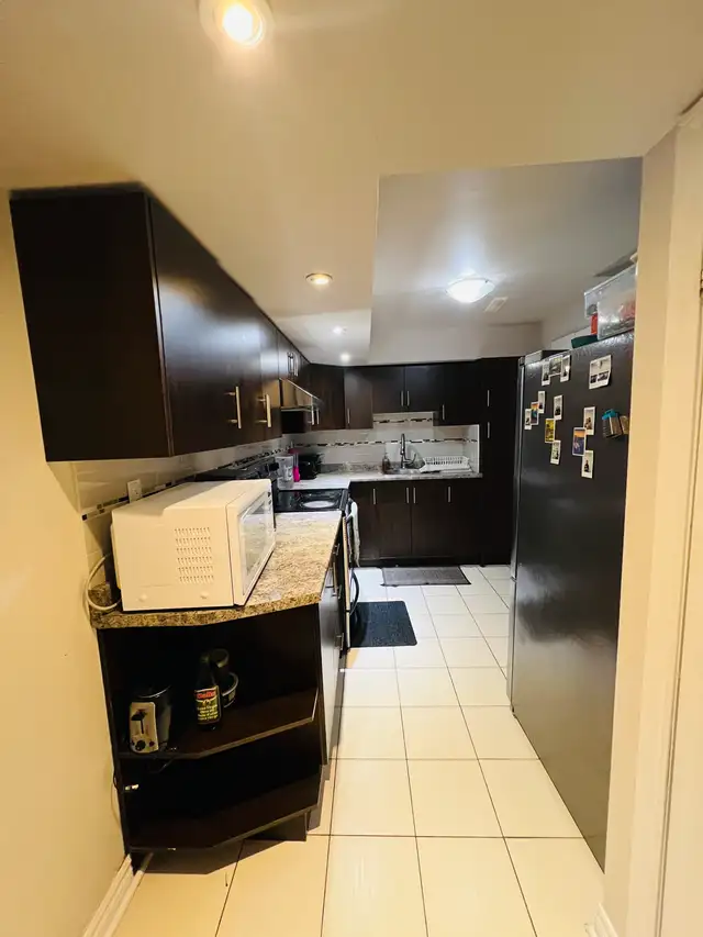 one shared bedroom in two bedroom basement in Room Rentals & Roommates in Mississauga / Peel Region - Image 6