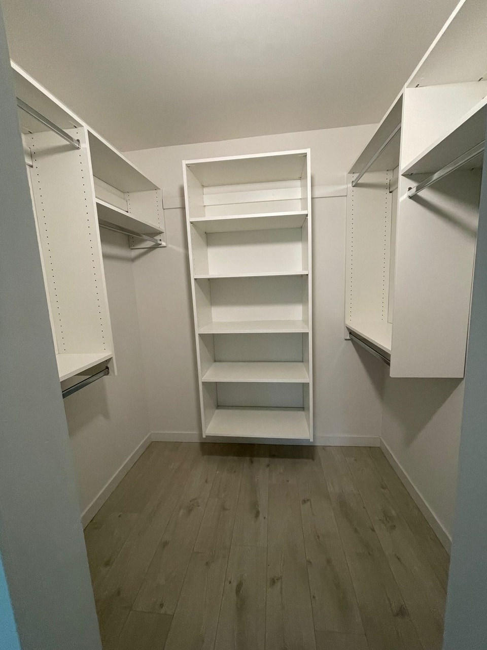 2 bedroom - 910ft - Spacious 2 Bedroom Apartment 4