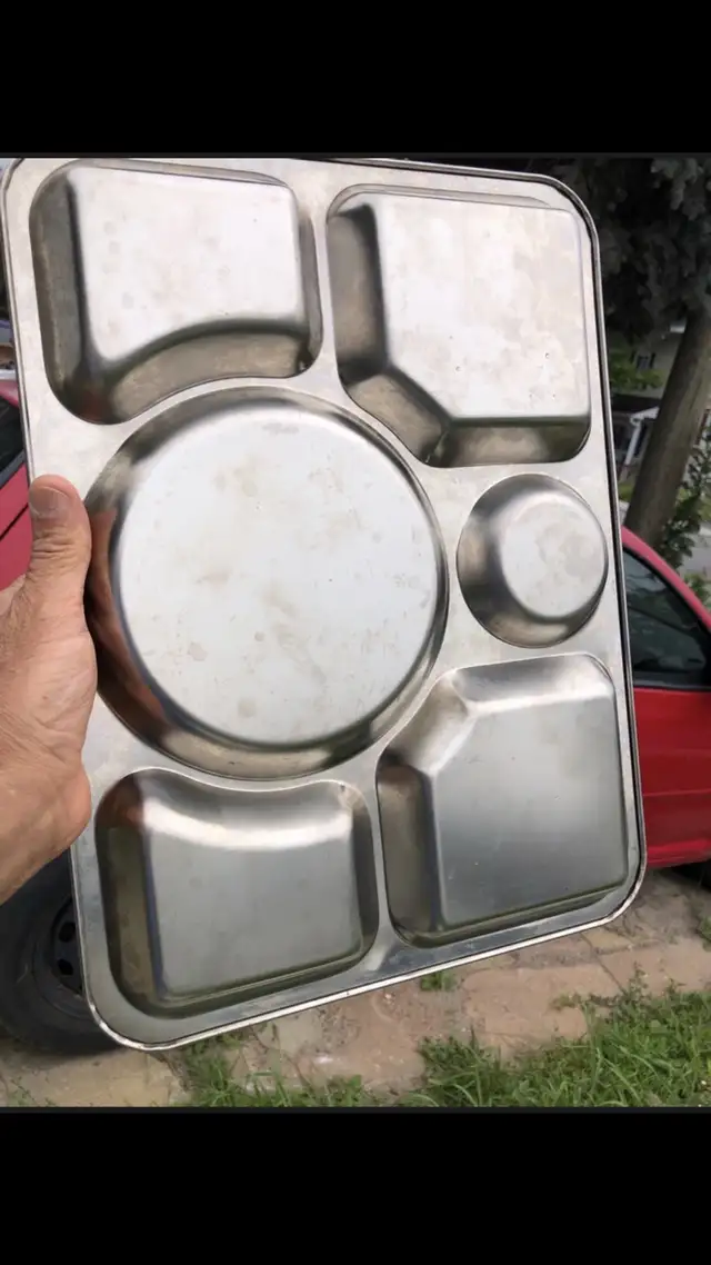 Stainless steel plates with compartments. in Kitchen & Dining Wares in Gatineau - Image 3