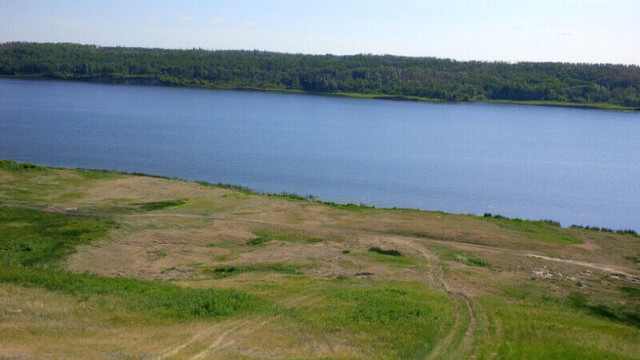 Lake Front Land. in Land for Sale in Edmonton - Image 2