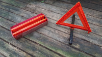 Safety Triangle reflectors ... kit of three with case .