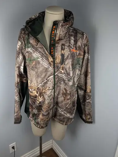 Men camo jacket XL, View more