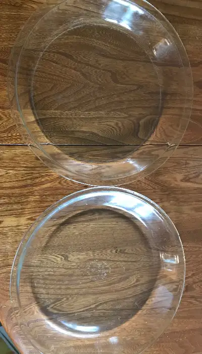 Deux assiettes tarte Pyrex, View more