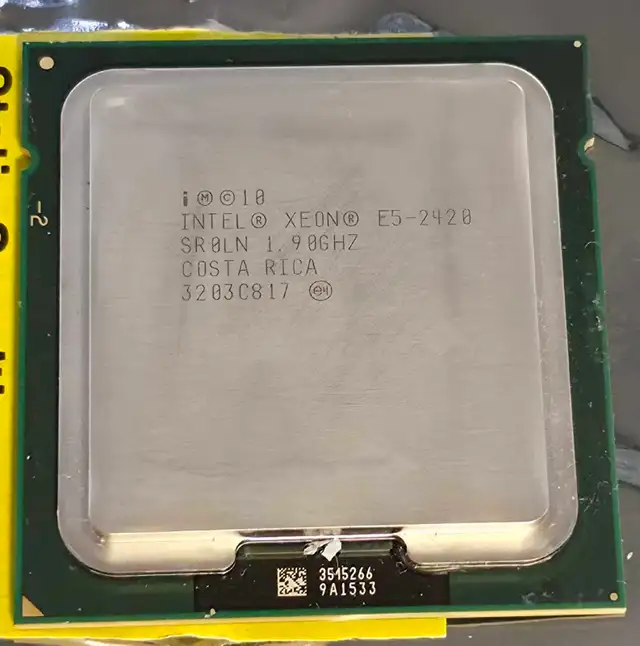 Intel Xeon E5-2420 Processor with Heatsink