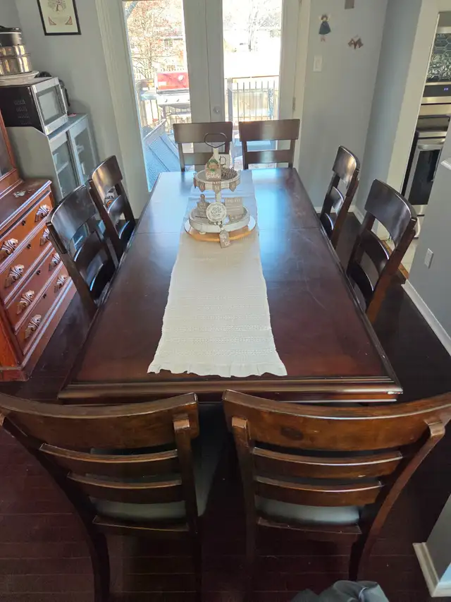 Dining room table in Dining Tables & Sets in City of Halifax - Image 4