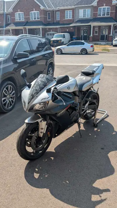 2002 Yamaha R1 51777KM Lots of fun no shortage of power Twin under seat exhaust Others than that sto...