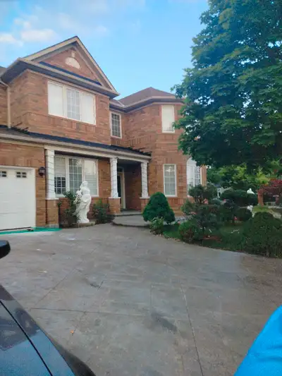 Furnished 3 bedrooms in the private entrance basement