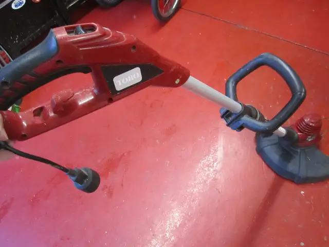 Toro Electric Trimmer in Lawnmowers & Leaf Blowers in Kitchener / Waterloo - Image 8