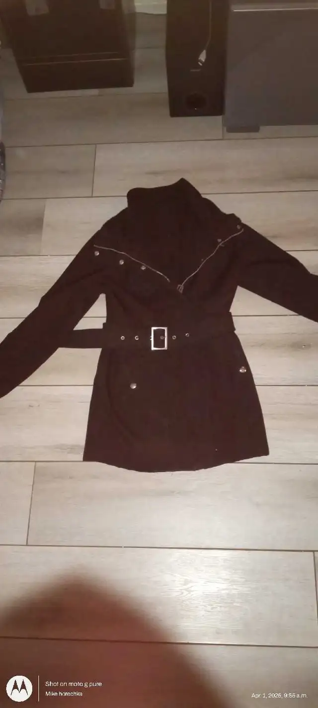 woman's spring jacket in Women's - Tops & Outerwear in Oakville / Halton Region - Image 2