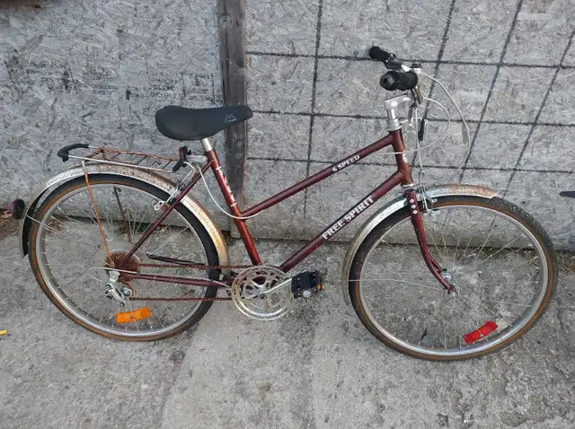Old School Vintage Bicycle in Cruiser, Commuter & Hybrid in Kawartha Lakes - Image 4