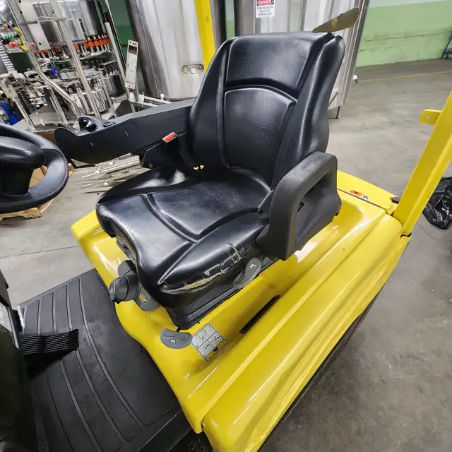 Chariot élévateur Hyster Forklift Model J35XNT 3450 lb in Other in West Island - Image 7