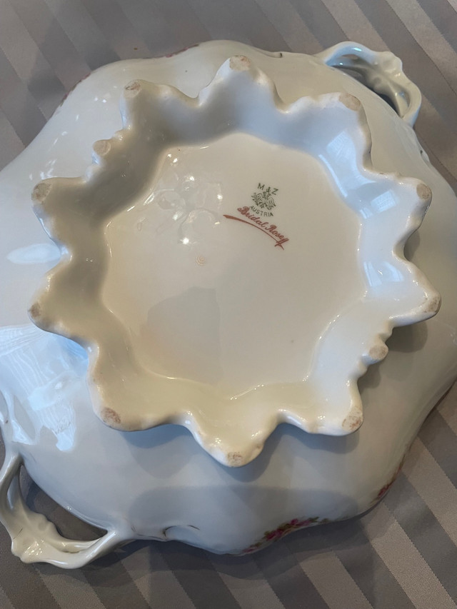 China bridal rose made in Austria dish  in Arts & Collectibles in Mississauga / Peel Region - Image 4
