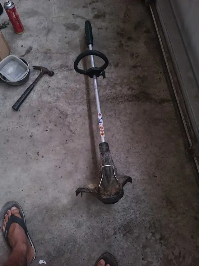 Yardworks String Trimmer in Lawnmowers & Leaf Blowers in City of Toronto - Image 3