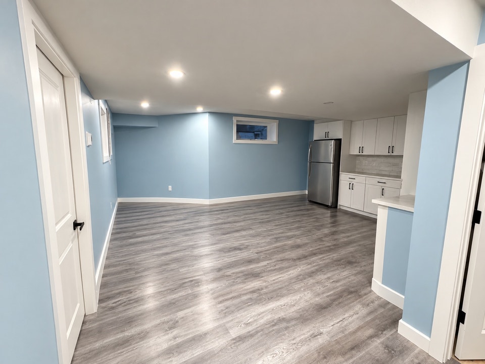 2 Bedroom legal basement suite for rent in NW 4
