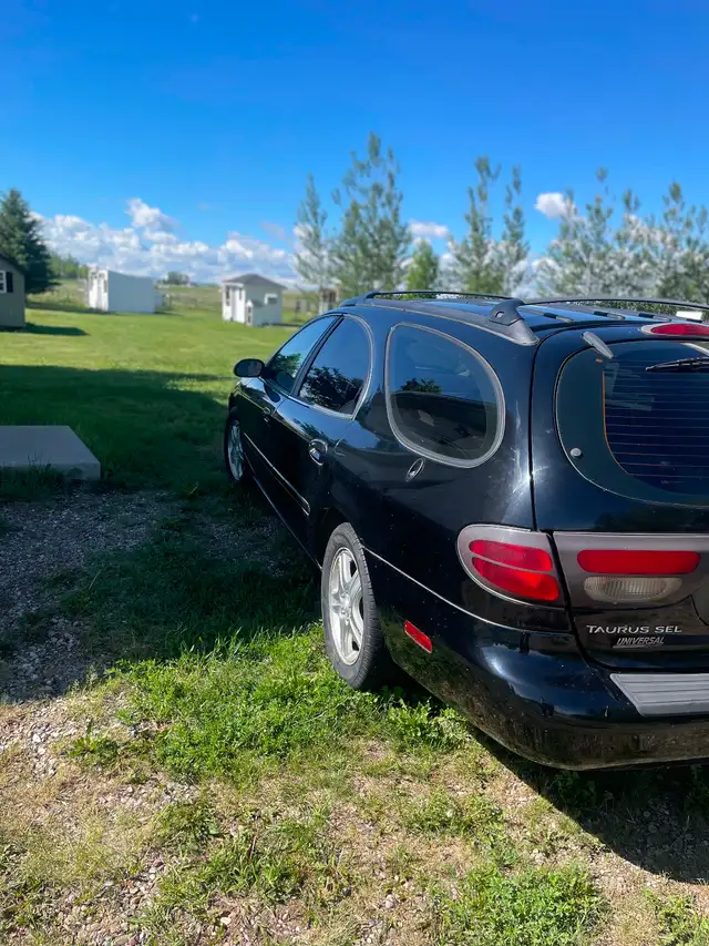 2000 Ford Taurus wagon482652409886812169