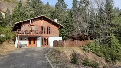 Magnifique chalet a louer, à Ste Agathe des Monts, à 1 heure de Montréal, à proximité de tous les se...