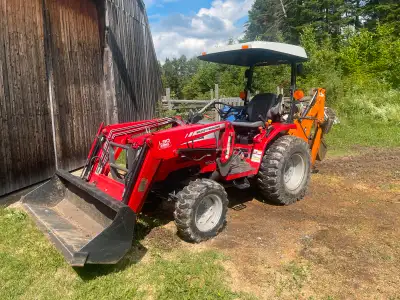 Tracteur Massey-Ferguson 1531 hydrostatique , usagé mais en bonne condition avec peu d’heures de tra...