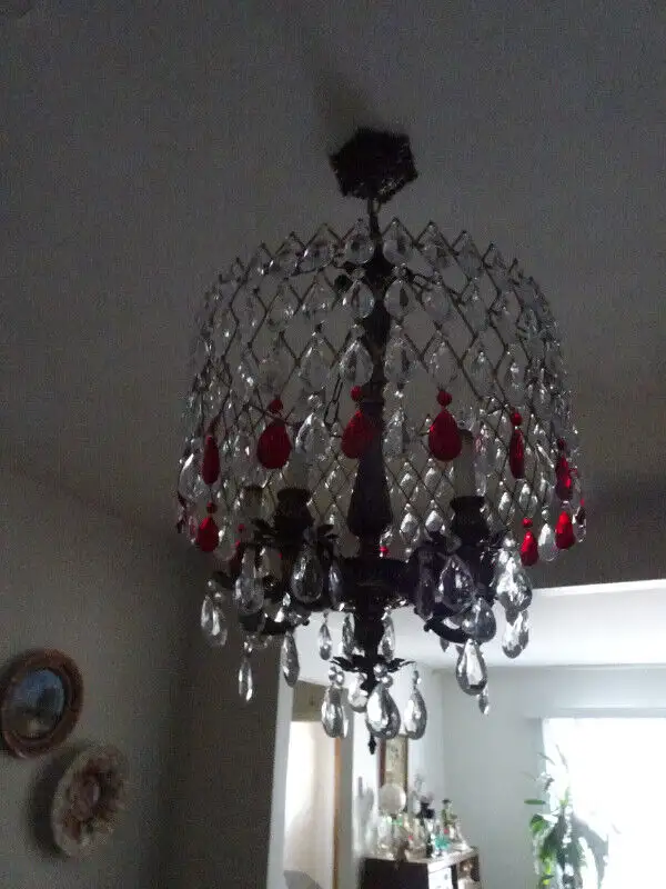 Chandelier in Indoor Lighting & Fans in City of Montréal - Image 3