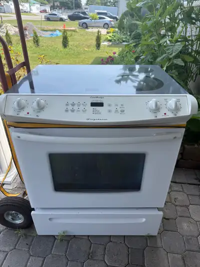 stove Frigidaire, View more