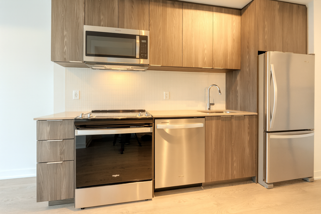 For Rent - 1 Bed 1 Bath in Long Term Rentals in Oakville / Halton Region - Image 5