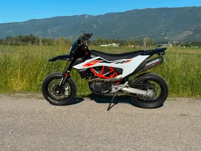 2019 KTM 690 SMC R - $10,555 Excellent shape. Awesome Bike & fun to ride. - 4745 kms - Dominator Exh...