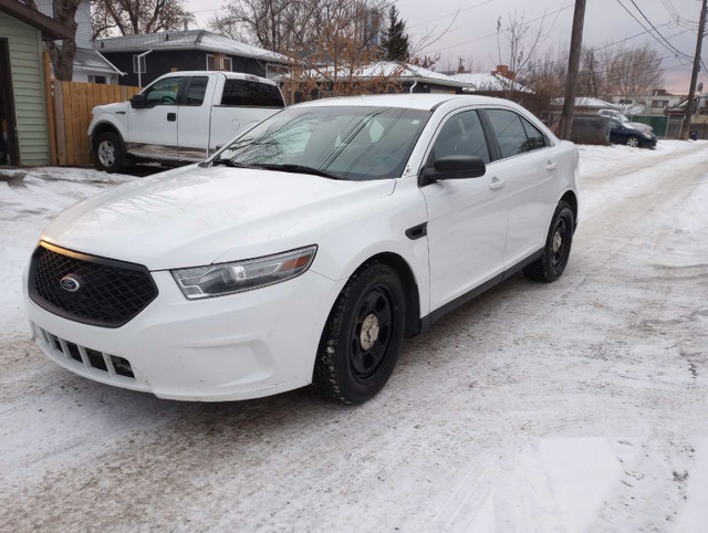 2013 Ford Taurus police interceptor  in Cars & Trucks in Edmonton - Image 2