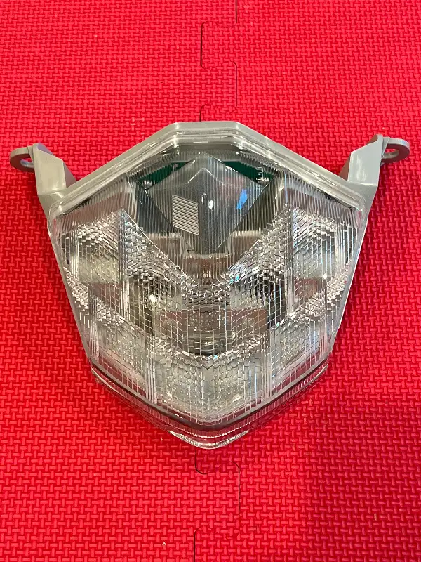 Kawasaki Ninja Zx 6r Rear LED Tail Light Lamp ass. oe 23025-0059 in Other in Barrie - Image 3