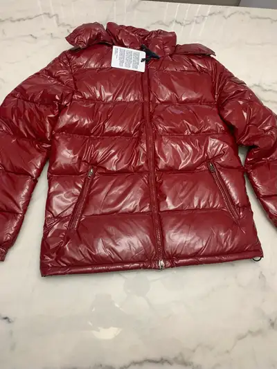 Size medium brand new with tags 1 : 1 Scans Black Maya available as well