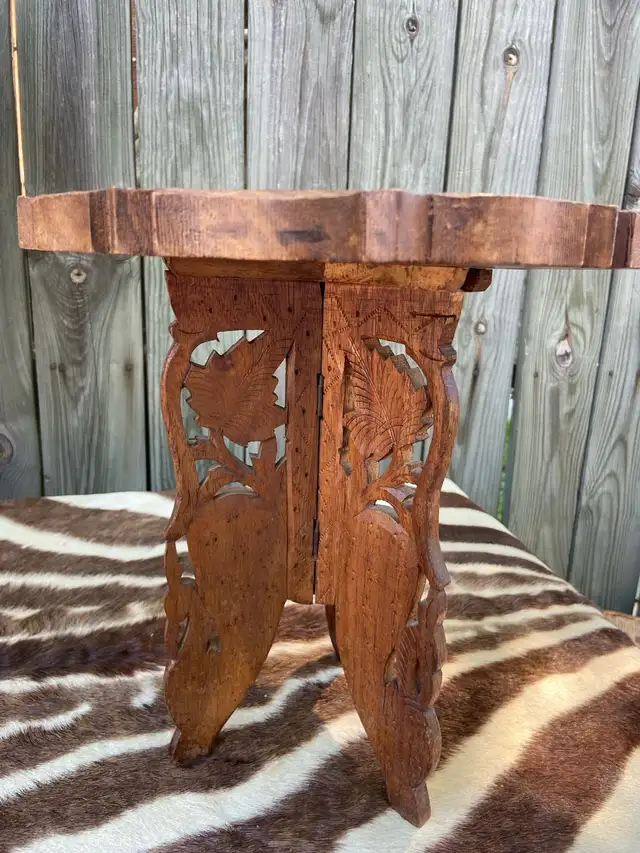 PETITE TABLE EN BOIS PLIANTE in Coffee Tables in City of Montréal - Image 2