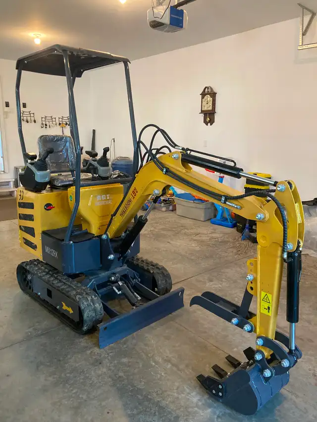 NEW MINI EXCAVATOR MX12RX CALL5064613657 in Other in Fredericton - Image 2