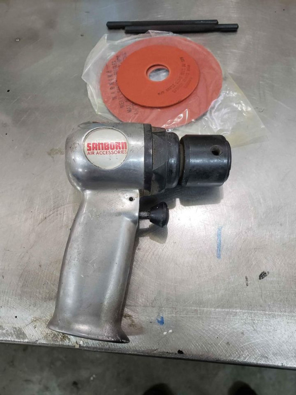 Sanborn 5" Pneumatic C.P. Sander in Power Tools in Quesnel