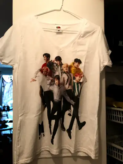 ACCESSOIRES $20- GROUPE BTS, View more