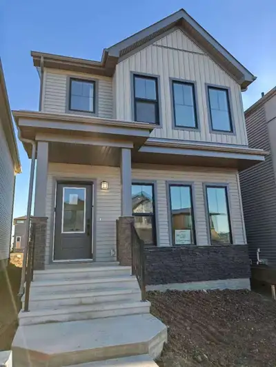 Welcome to this dynamic community in west Edmonton with access to the breathtaking Wedgewood Ravine....