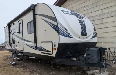 Original owner. Used very little and well cared for since day one. It features a spacious rear-loung...