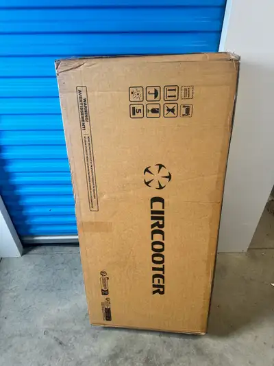 Brand New in box with 1 year warranty. Top speed 52/kmh I have receipt.