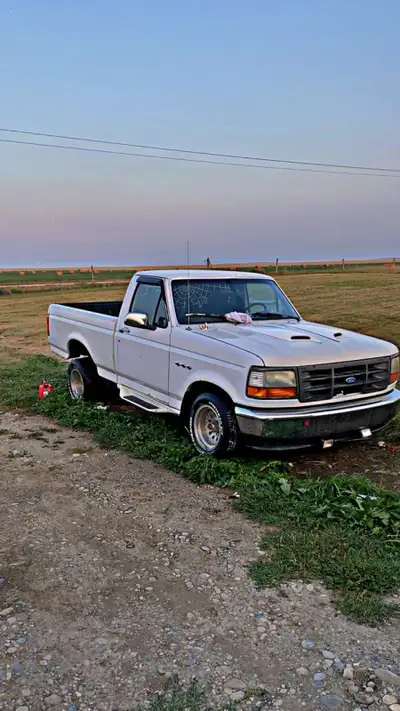 Looking to see what I can get it’s a 1995 Ford F150 5 speed manual V8. Open to trades.