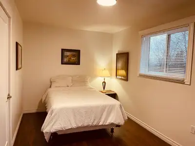 Room for rent in private home located very close to the University and Royal Crossing Mall. . Nice q...