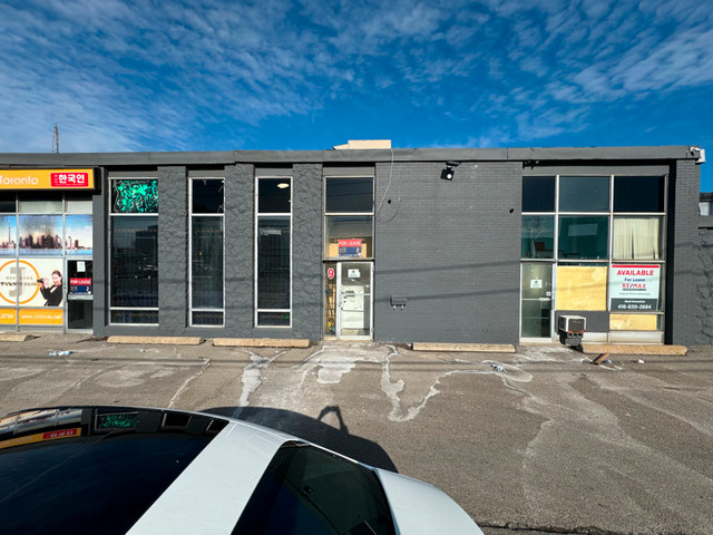 Retail Space/Showroom/Perfect Unit For Lease in Commercial & Office Space for Rent in City of Toronto