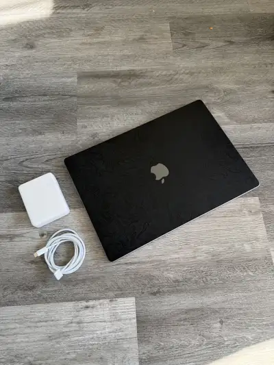 16” MacBook Pro M1 Max 32-Core GPU 64GB/2TB, View more