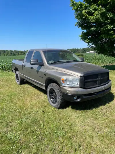 2008 1500 Ram 5.7 Hemi 4x4 Runs Great 232000kms all hwy. Air conditioning flows cold, heat flows hot...